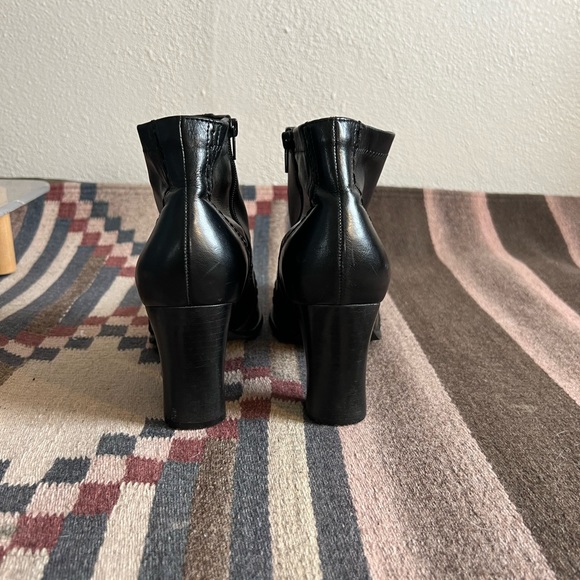 Franco Sarto ankle booties - Picture 2 of 8